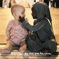  Carte citation Bonheur: " Dieu a créé des vies, pas des races"